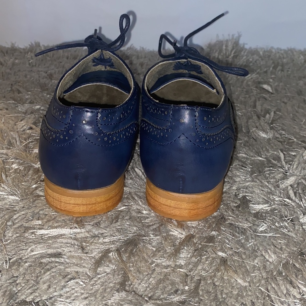 Women’s size 9 navy blue dress shoe - Picture 4 of 12